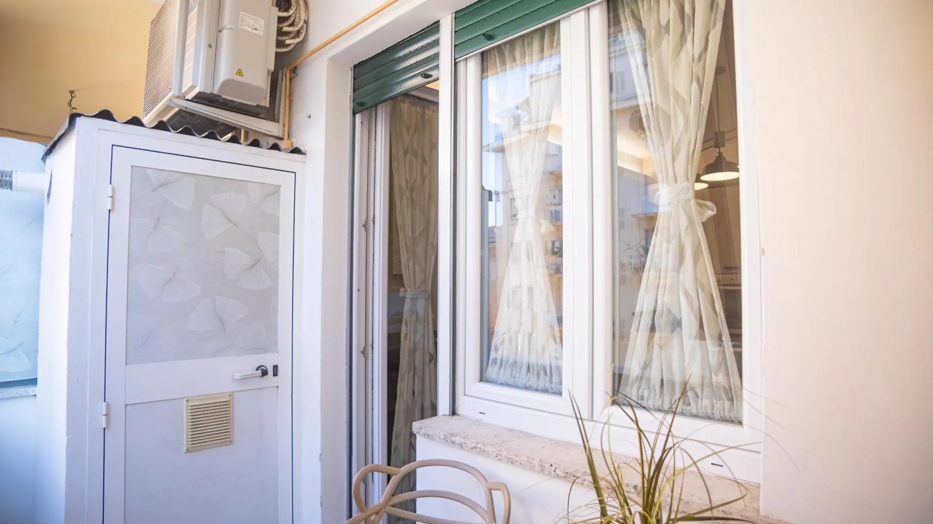 Romano Suite B9 Italy
