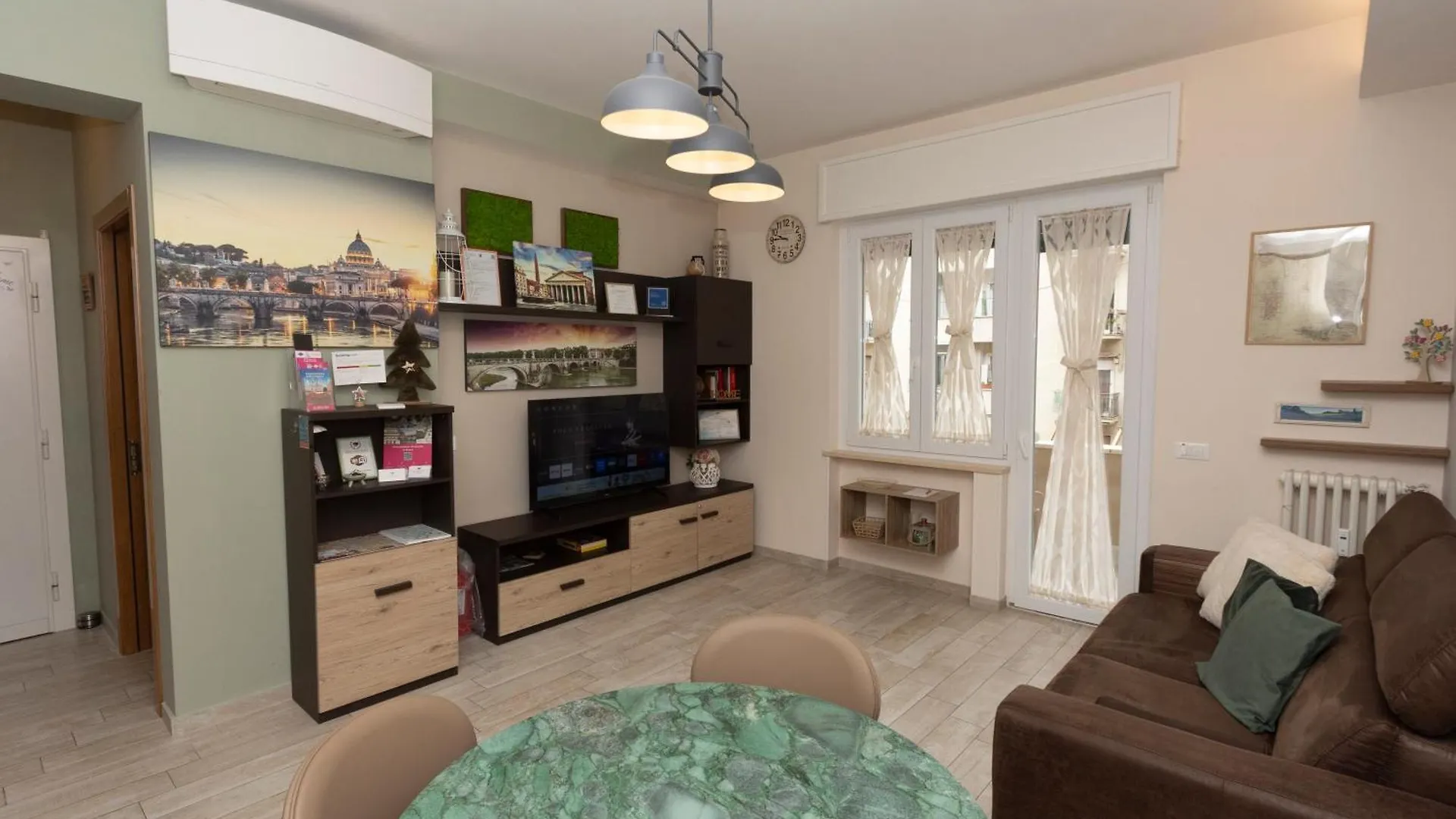 Romano Suite B9 0*, Rome